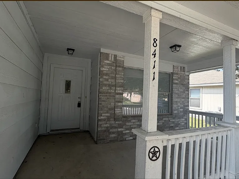 8411 Crinum Lily Dr — Photo 3