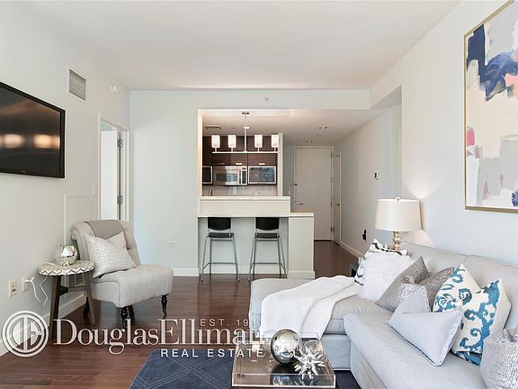 4th image of 225 E 34th St APT 15F