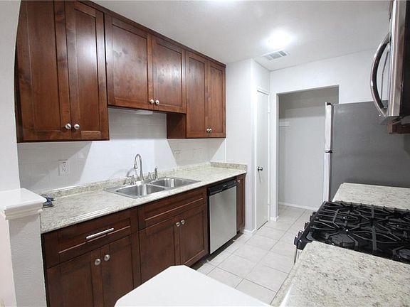 3rd image of 1807 Golden Pheasant Dr