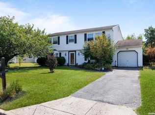 73 Rustic Ave, Medford, NY 11763