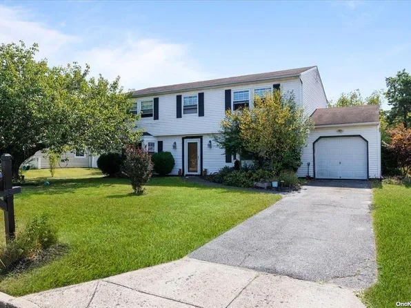 73 Rustic Avenue, Medford, NY 11763