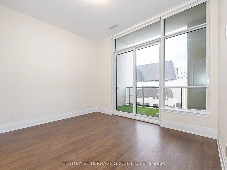 9075 Jane St #Penthouse 02 — Photo 22