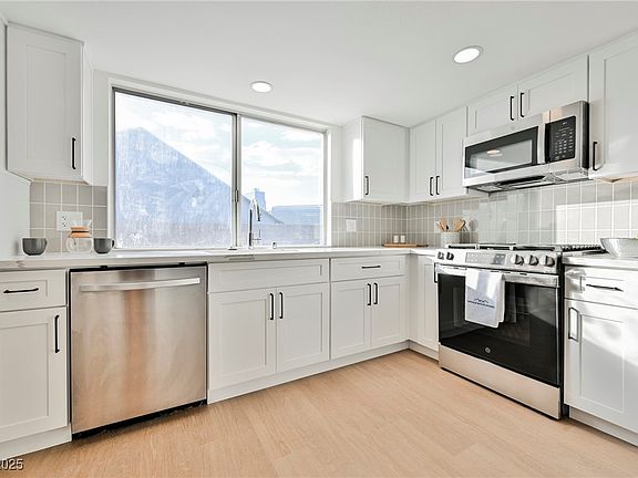 2nd image of 632 Paloma Dr