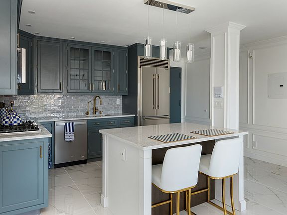 3rd image of 6 New Ln APT 8K