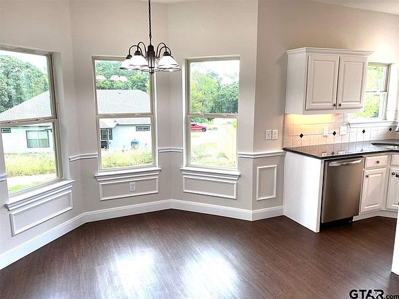 3rd image of 14147 Donna Dr