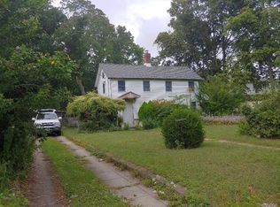 870 Woodfield Rd, West Hempstead, NY 11552