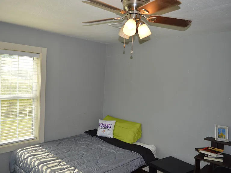 130 Dooley St — Photo 7