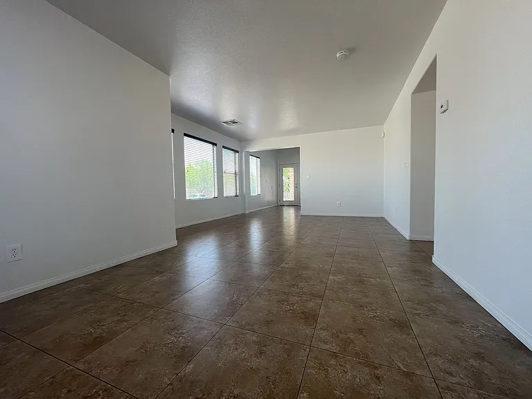 8932 Ryan Creek Ave — Photo 11