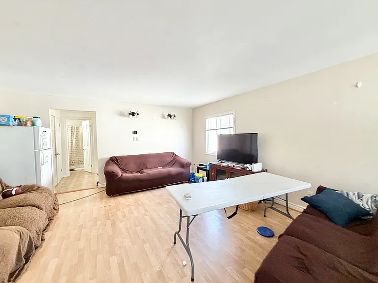 25 Saunby St — Photo 6