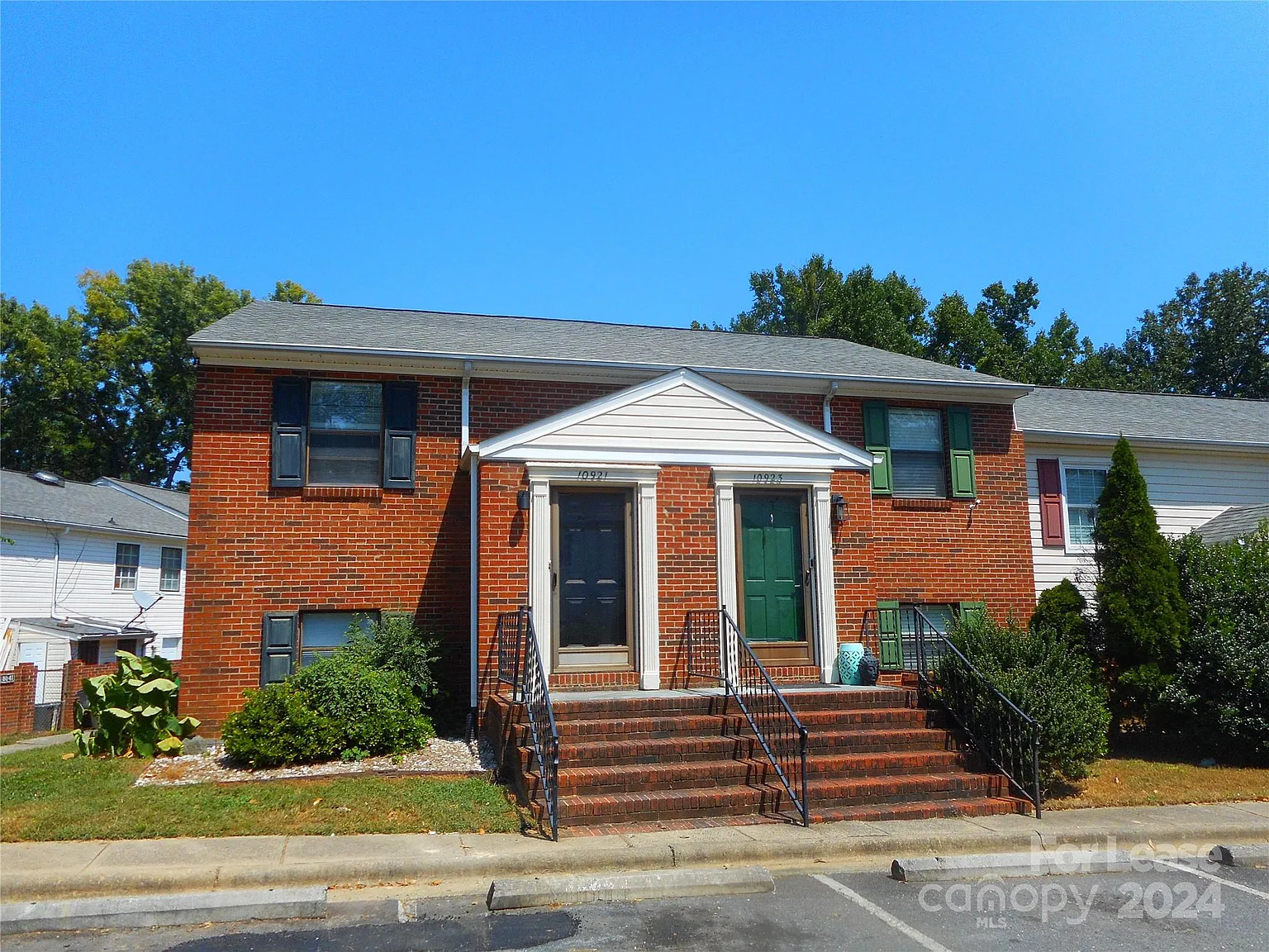 10921 Hunter Trail Ln photo 1