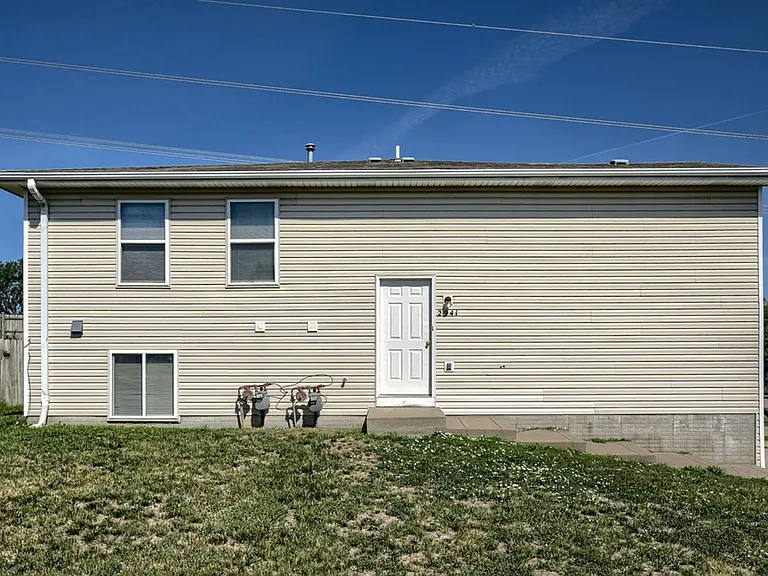 2941 NW 8th St — Photo 23