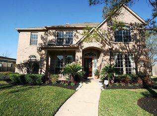 2210 Primwood Ct, Pearland, TX 77584