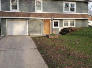 401 NE Richardson Pl, Lees Summit, MO 64086