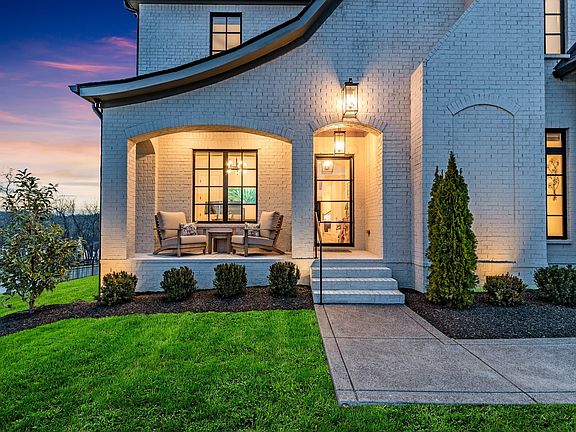 3rd image of 4805 Woodrow Pl
