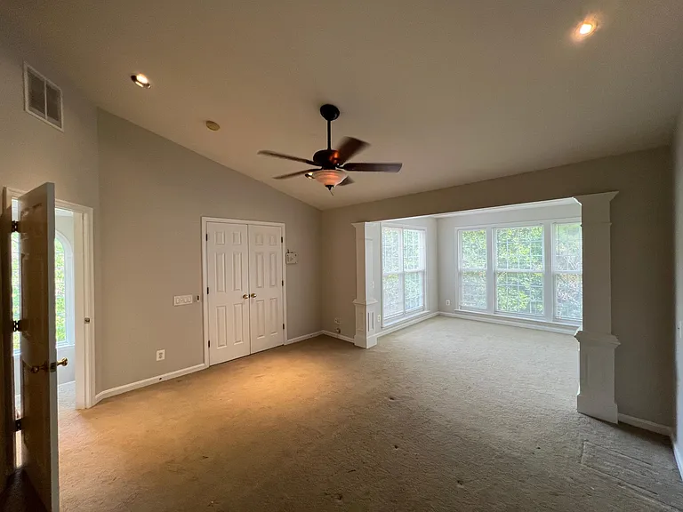 4091 Oak Village Ldg — Photo 11