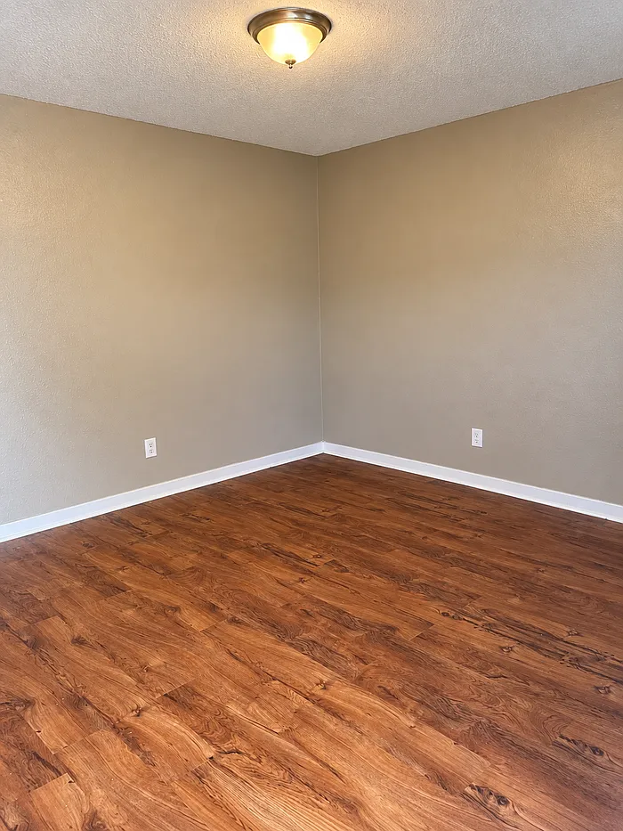 4 bed, 2.0 bath, 1106 sqft, $1,250 — Photo 4