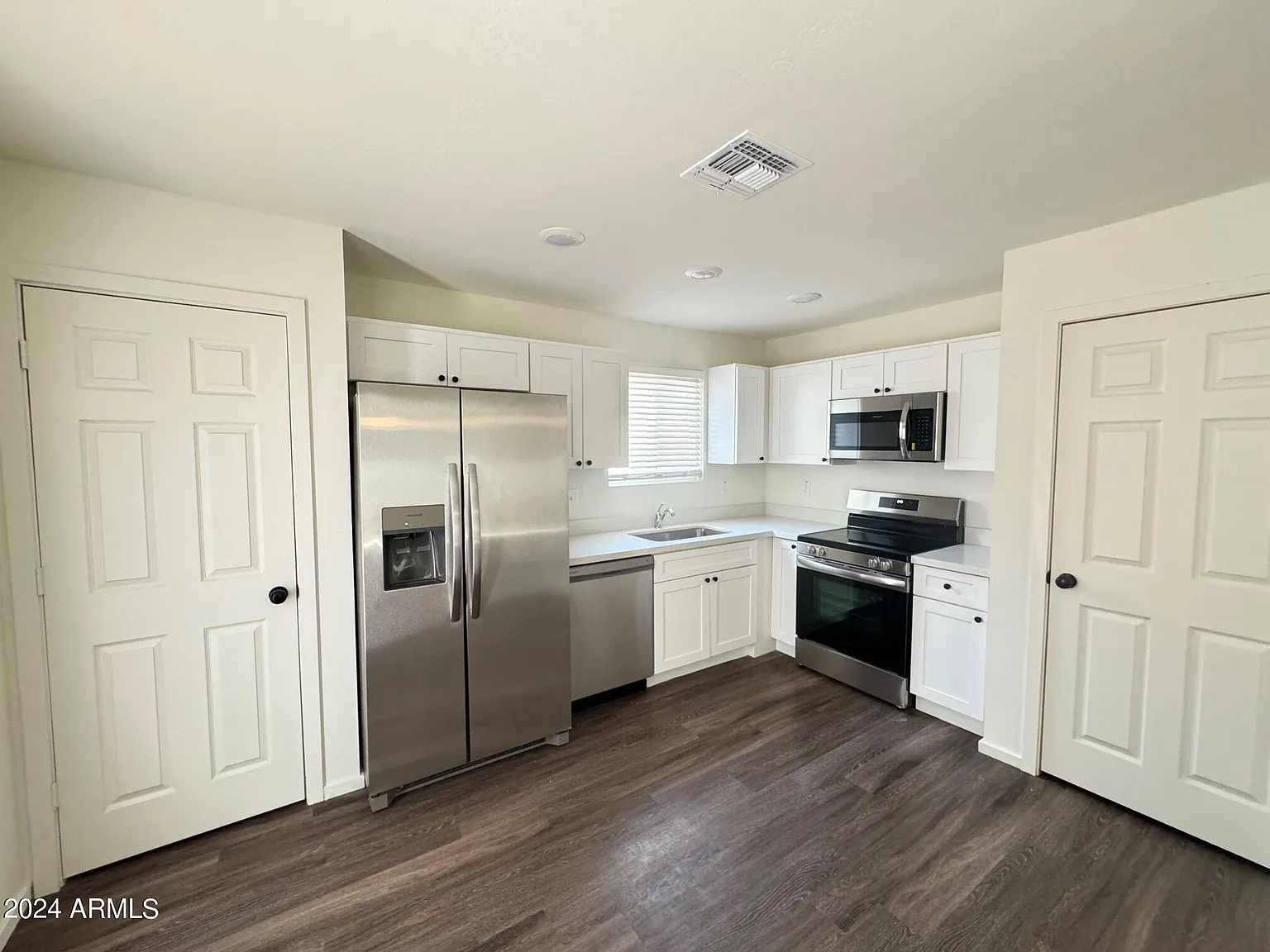3 bed, 2.0 bath, 1100 sqft, $1,695 — Photo 4