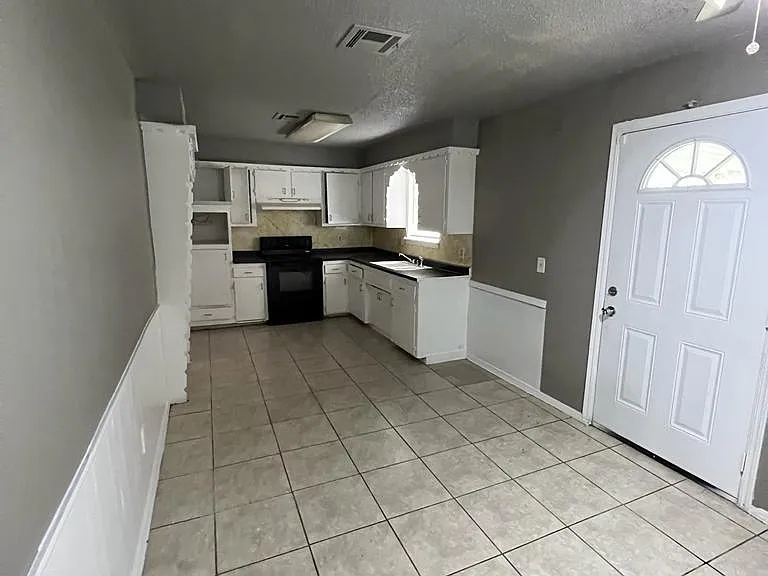 624 Lloyd Ave — Photo 6
