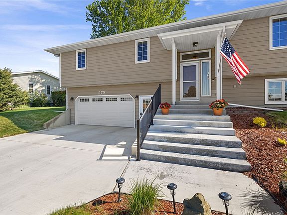 3rd image of 575 Tabriz Dr