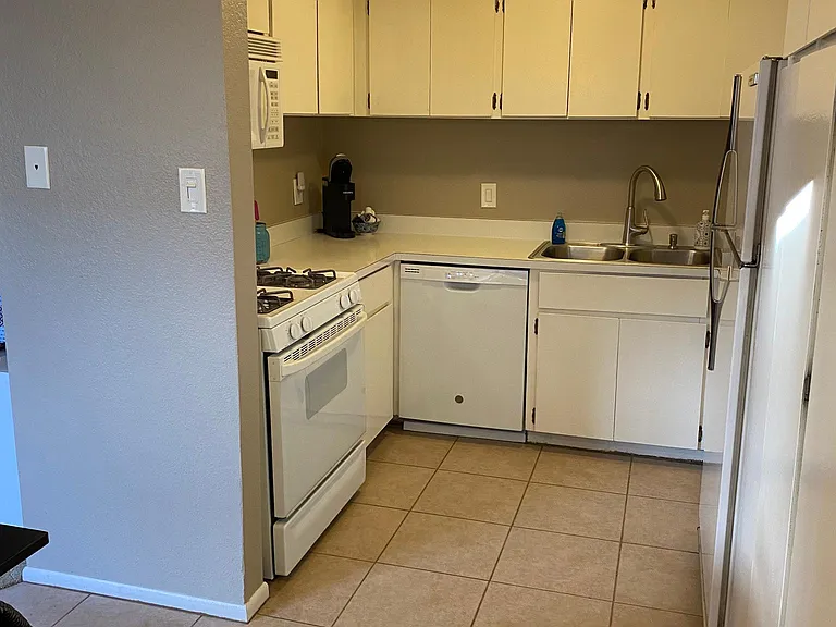4950 N Miller Rd #340 — Photo 6