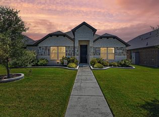 36 River Oaks Blvd, Waxahachie, TX 75165