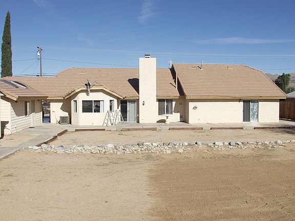 3rd image of 7636 Peach Ave
