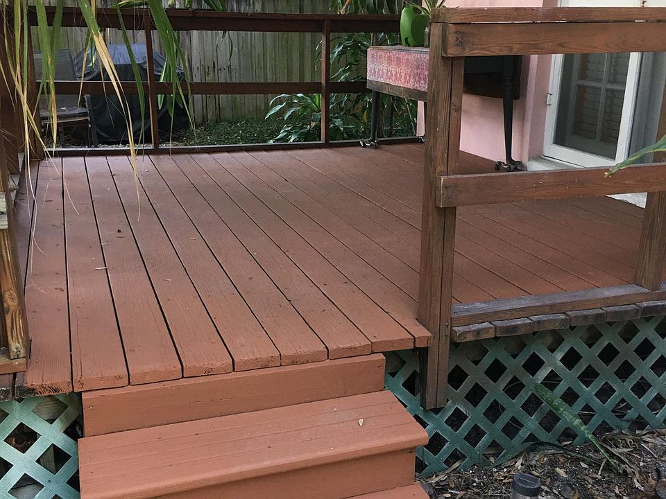 Rear deck for lower apartment,