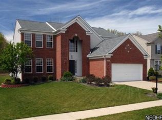 2740 Saddle Creek Dr, Avon, OH 44011