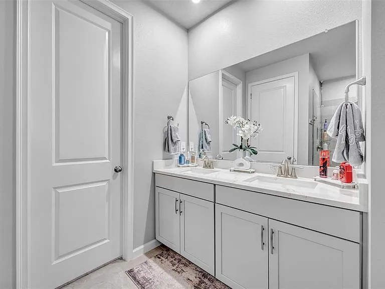 5886 Timberdale Ave — Photo 23