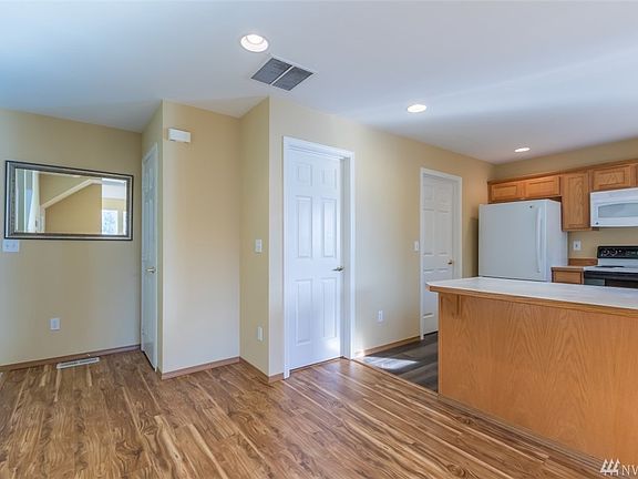 2nd image of 993 NW Poppy Ct