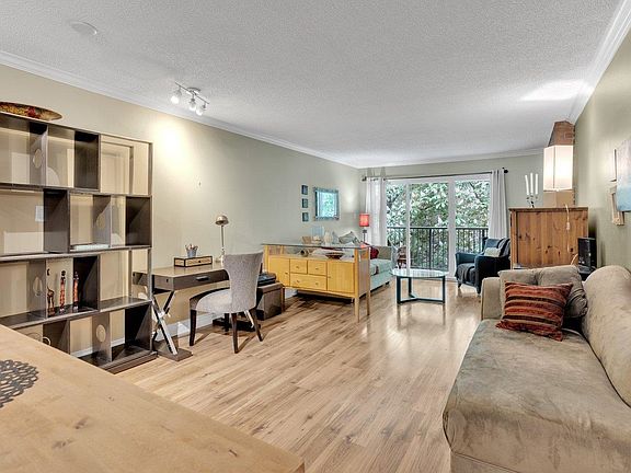 3rd image of 1234 Pendrell St #303
