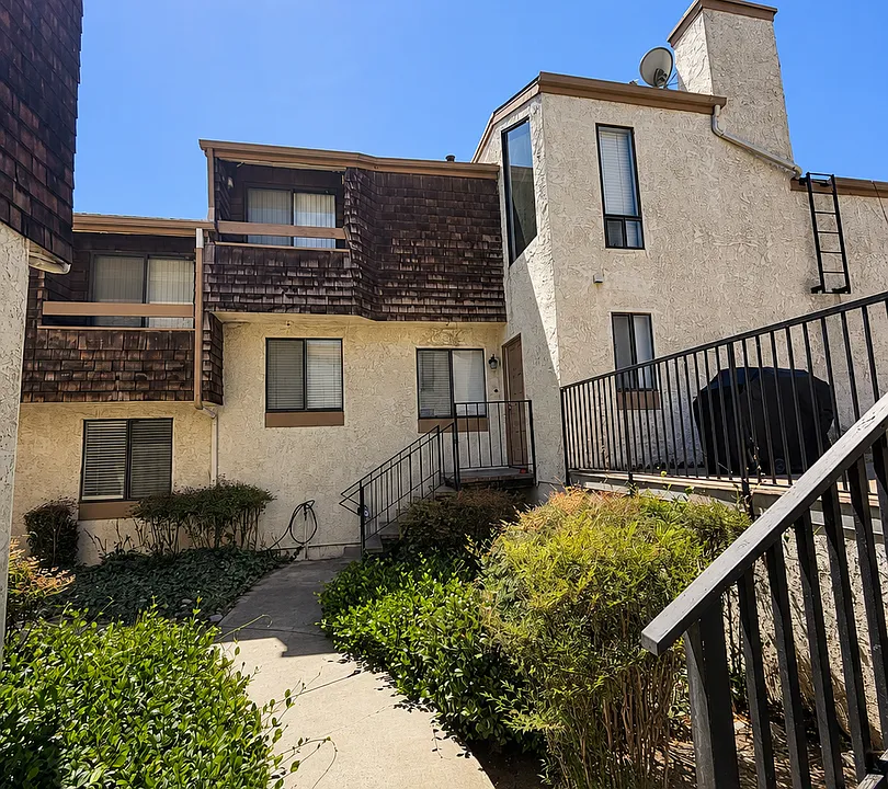 950 W Lambert Rd #27