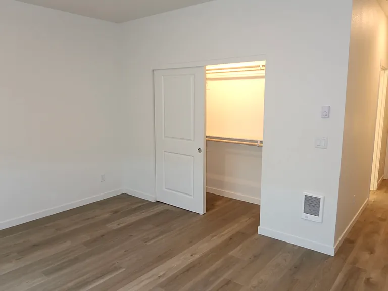 723 Elkins Way SE — Photo 32