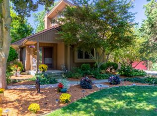 604 E Geneva Dr, Dewitt, MI 48820