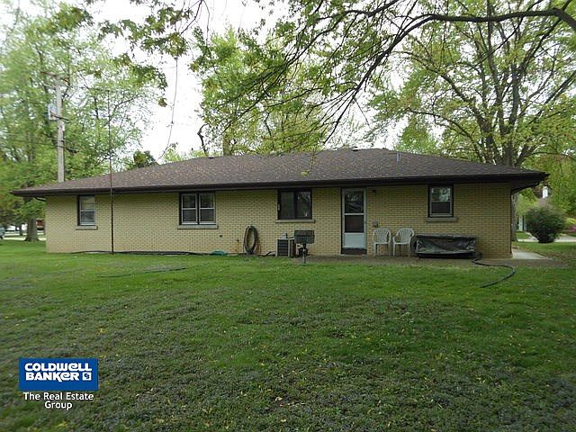 2nd image of 2320 Blossom St