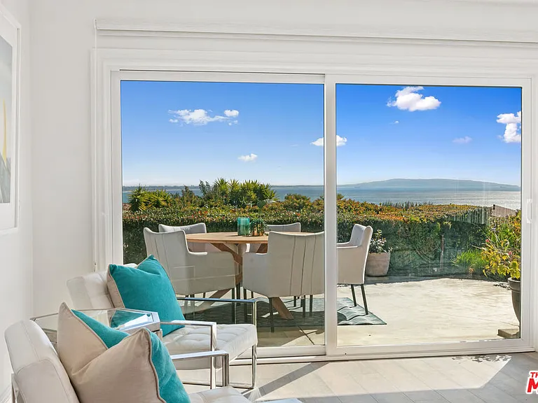 3636 Oceanhill Way — Photo 8