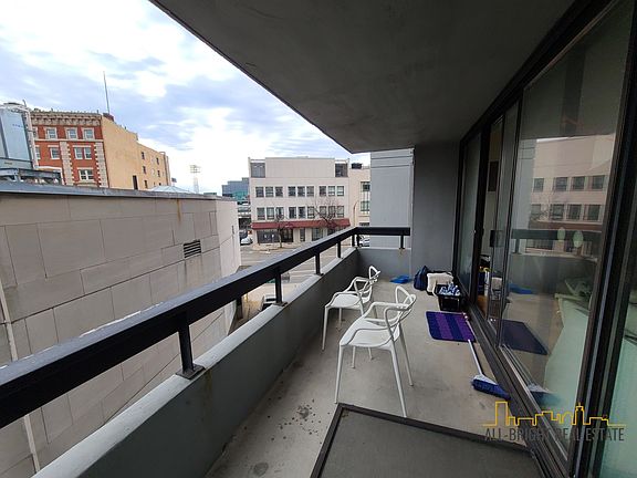 3rd image of 566 Commonwealth Ave