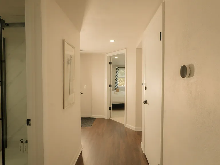 6605 N Sheridan Rd #2 — Photo 2