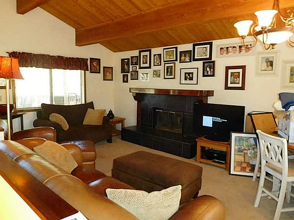 2nd image of 727 Dahlia Dr