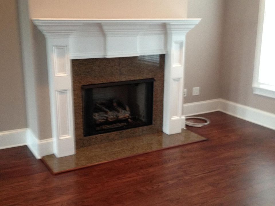Open concept living area w gas fire place