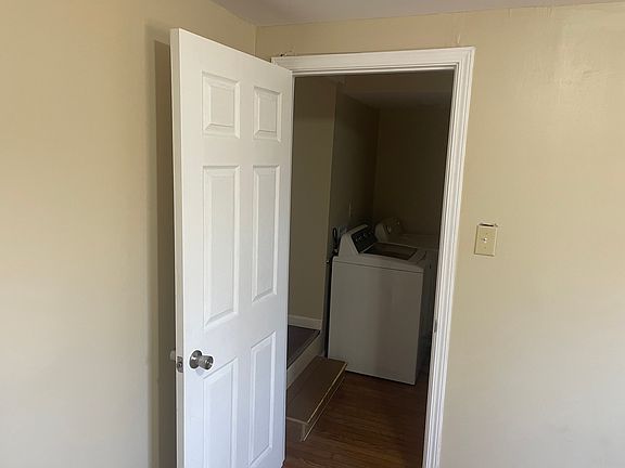4th image of 802 Woodrow St