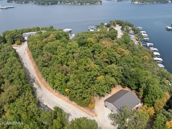 132 Maple Rd, Lake Ozark, MO 65049