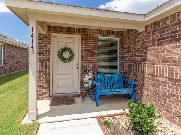 14145 Inglebert St, Pilot Point, TX 76258