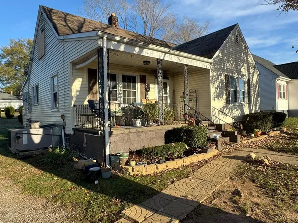 904 7th St, Altavista, VA 24517