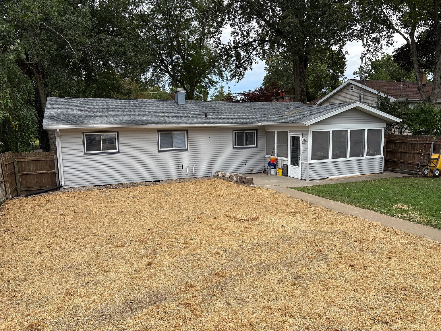 3 bed, 1050 sqft, $2,200 — Photo 3