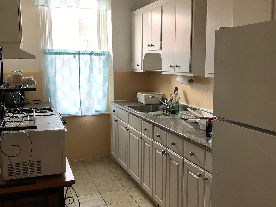 2nd image of 5-11 117th St #2F