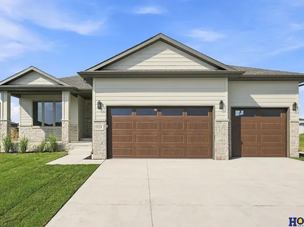 829 Regiment Rd, Lincoln, NE 68527