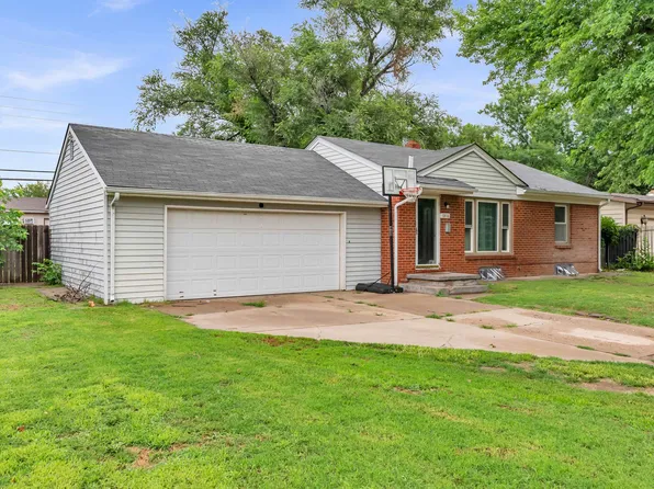 1202 W Alcott St, Wichita, KS 67204