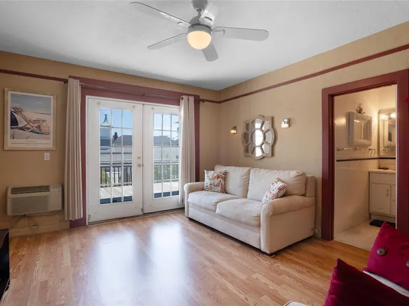 52 Main Street #6, Westhampton Beach, NY 11978