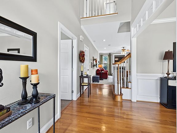 3rd image of 3024 Whitehart Ln